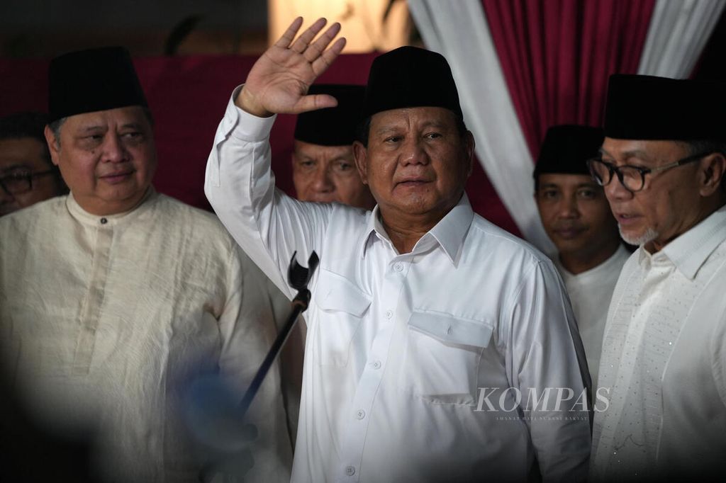 Presidential candidate number two, Prabowo Subianto, together with the leaders of the Indonesian Coalition of Progress, held a press conference following the decision of the General Election Commission regarding the national vote tally at his residence on Kertanegara Street, South Jakarta, on Wednesday (20/3/2024).