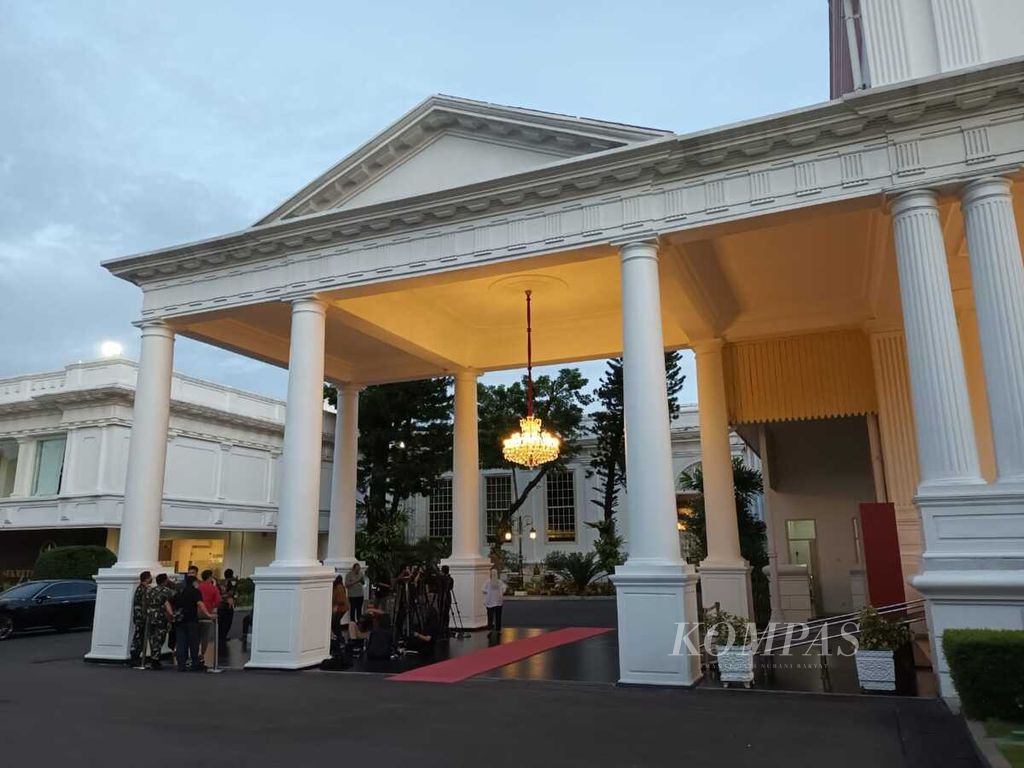 Suasana kompleks Istana Kepresidenan di sekitar Jalan Veteran, Jakarta, Selasa (14/6/2022) petang.