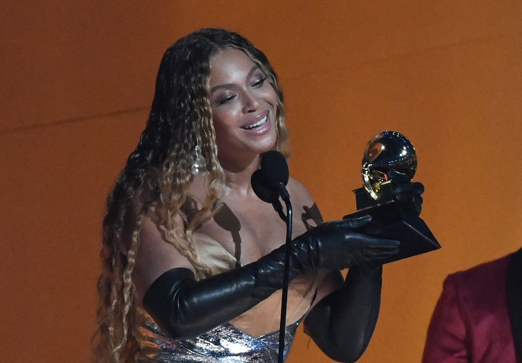 Penyanyi Beyonce meraih penghargaan Rekaman Dance/Electronic Terbaik lewat “ Break My Soul” di ajang Grammy Awards ke-65 yang berlangsung di  Crypto.com Arena, di Los Angeles, Minggu (5/2/2023) waktu setempat. 