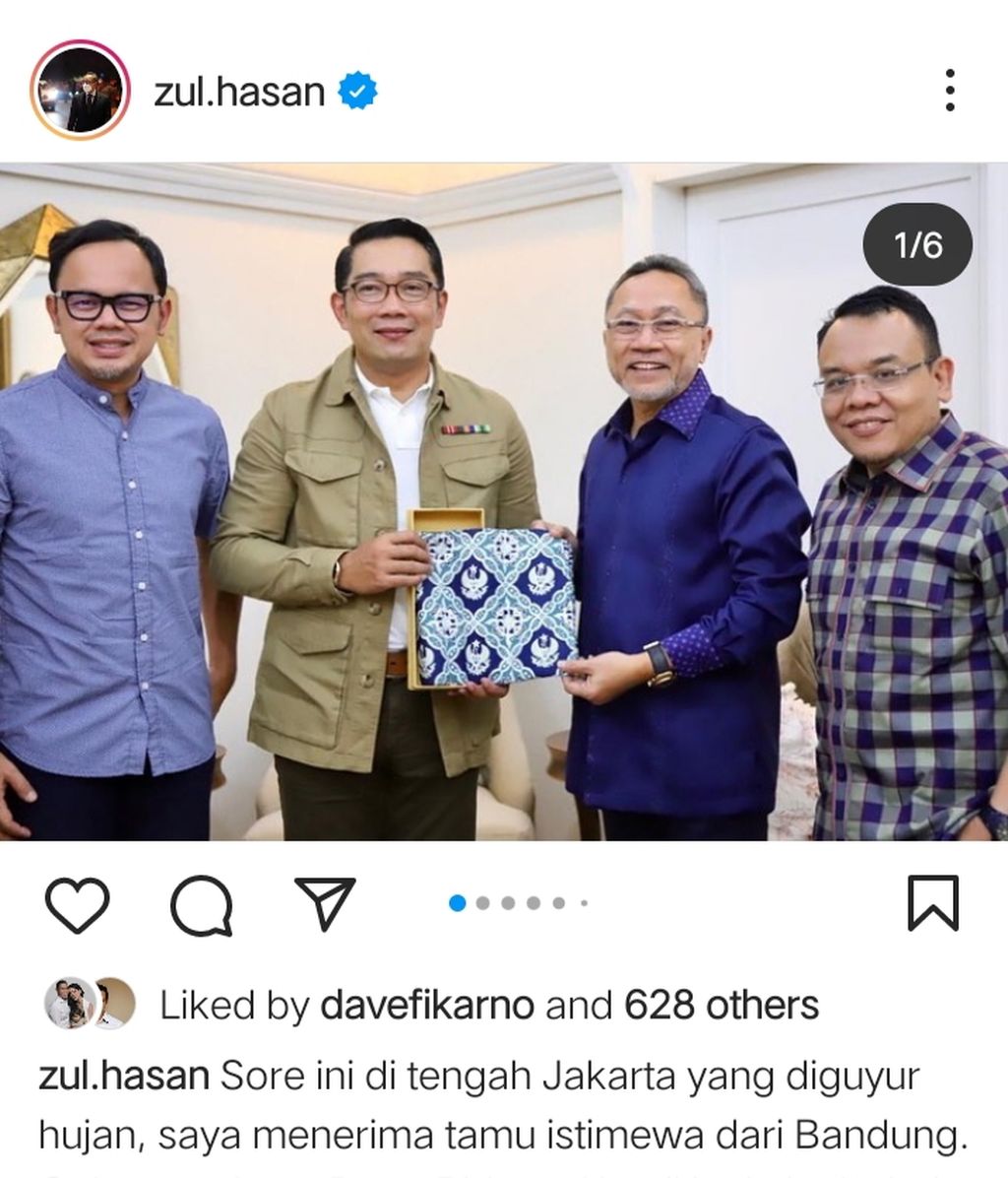 Ketua Umum Partai Amanat Nasional Zulkifli Hasan saat bertemu Gubernur Jawa Barat Ridwan Kamil di rumah dinas Wakil Ketua MPR, di Jakarta, Minggu (15/5/2022).