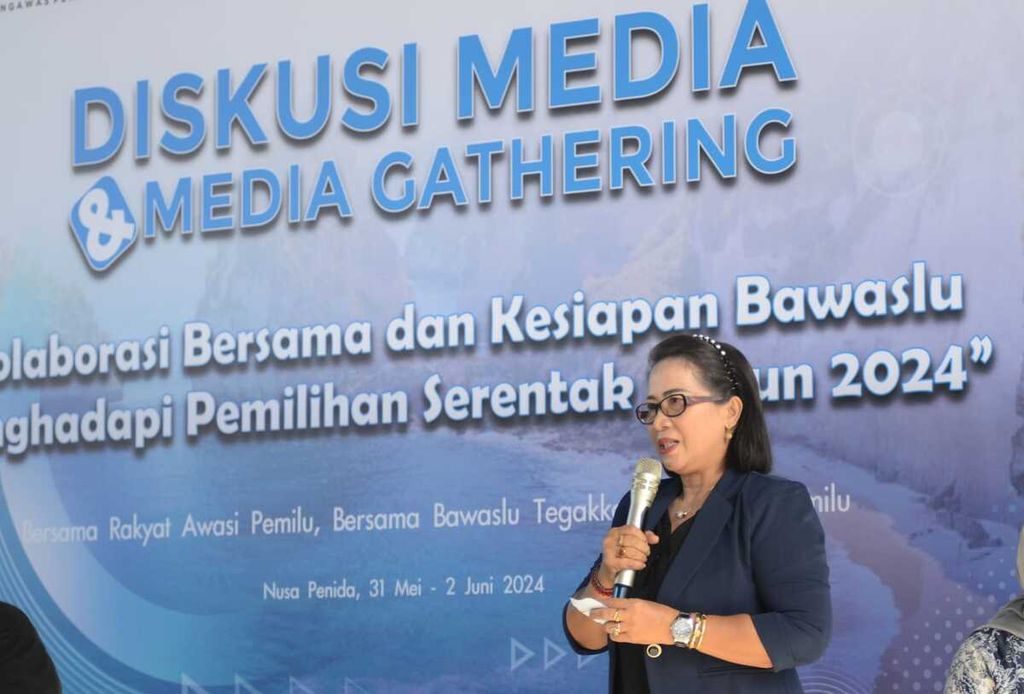 Anggota Bawaslu Divisi Pencegahan, Partisipasi Masyarakat, dan Hubungan Masyarakat Provinsi Bali Ketut Aryani saat Diskusi Media Kolaborasi dan Kesiapan Bawaslu Menghadapi Pemilihan Serentak 2024 di Bali, Jumat (31/5/2024).