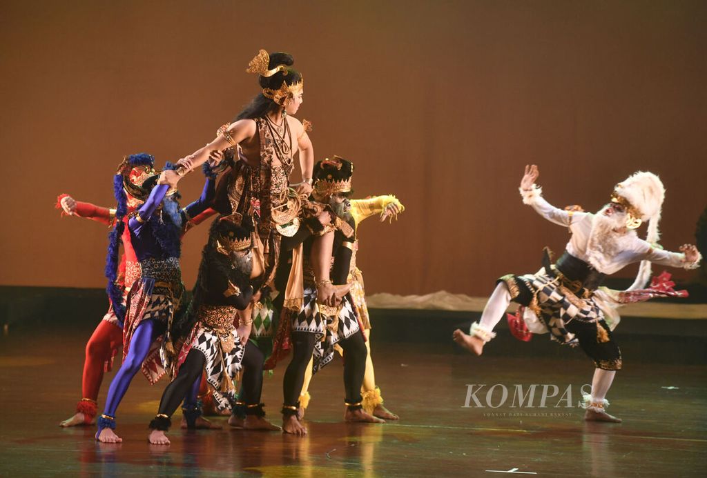 The Kridha Hambeksa Association performed a dance theater entitled Ramayana at the Big Theatre, Taman Ismail Marzuki, Jakarta, Tuesday (28/2/2023) evening.