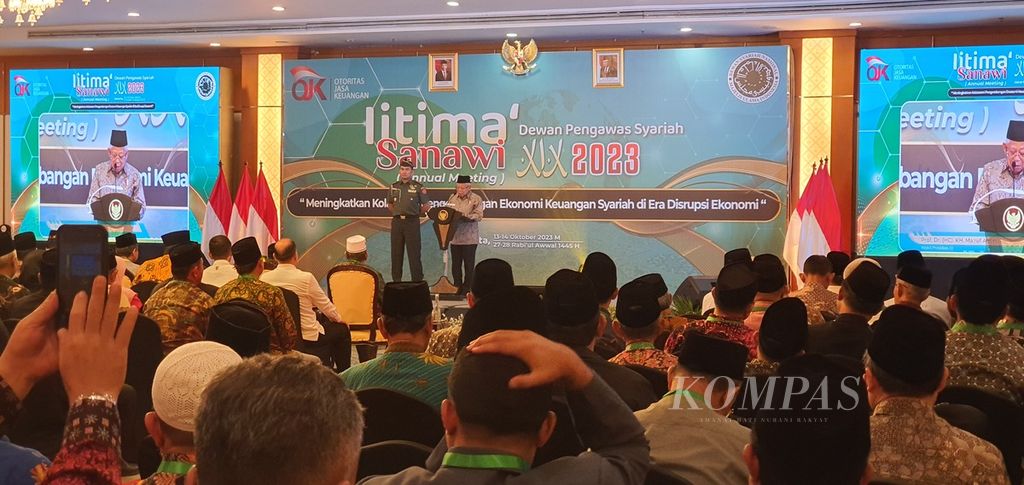 Wakil Presiden Ma'ruf Amin mengingatkan beberapa tantangan ekonomi dan keuangan syariah seperti kemajuan teknologi digital dan rendahnya literasi. Hal ini disampaikan dalam pembukaan Ijtima Sanawi (Pertemuan Tahunan) Dewan Pengawas Syariah XIX 2023 di Jakarta, Jumat (13/10/2023).