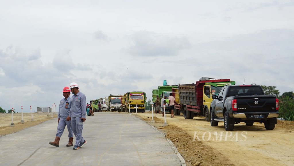 Suasana Jalan Tol Solo - Yogyakarta yang akan difungsikan sebagian pada masa mudik Lebaran 2023, di Kabupaten Boyolali, Jawa Tengah, Kamis (13/4/2023).  