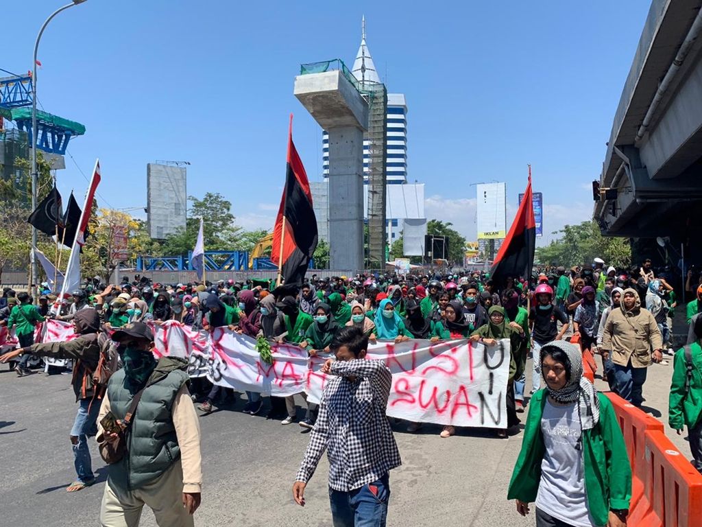 Unjuk rasa mahasiswa di Makassar beberapa waktu lalu.