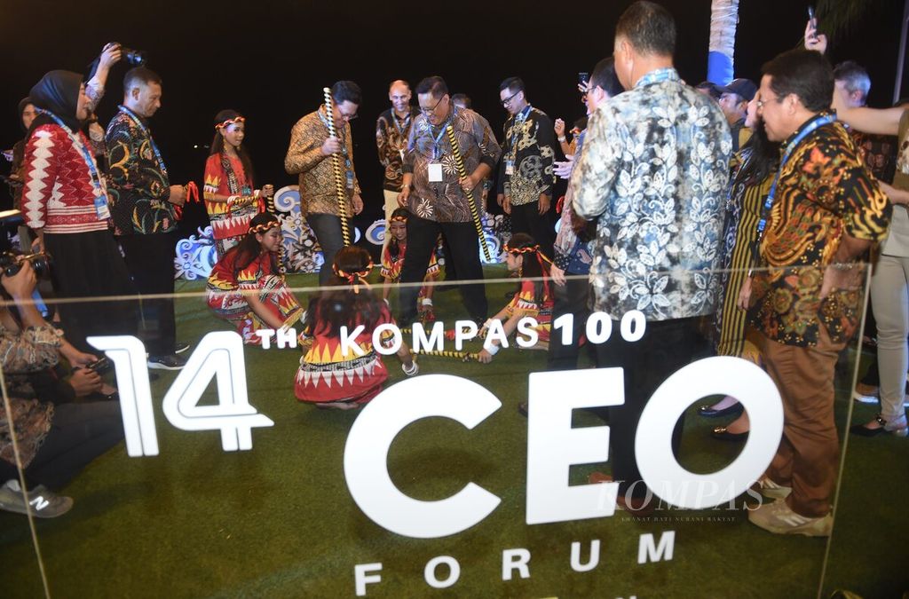 Suasana jamuan makan malam Kompas100 CEO Forum Powewed By PLN di Kampoeng Pasir, Kota Balikpapan, Rabu (1/11/2023).