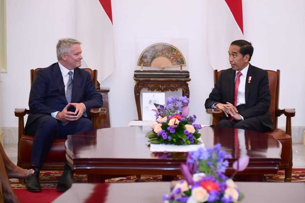 President Joko Widodo received a delegation from the Organization for Economic Cooperation and Development (OECD) at the Merdeka Palace in Jakarta on Thursday, August 10, 2023.