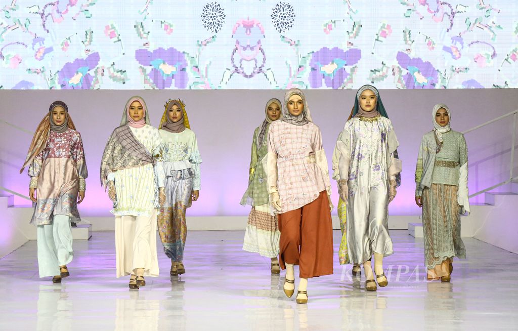 Riamiranda Embracing Jakarta Muslim Fashion Week 2021.