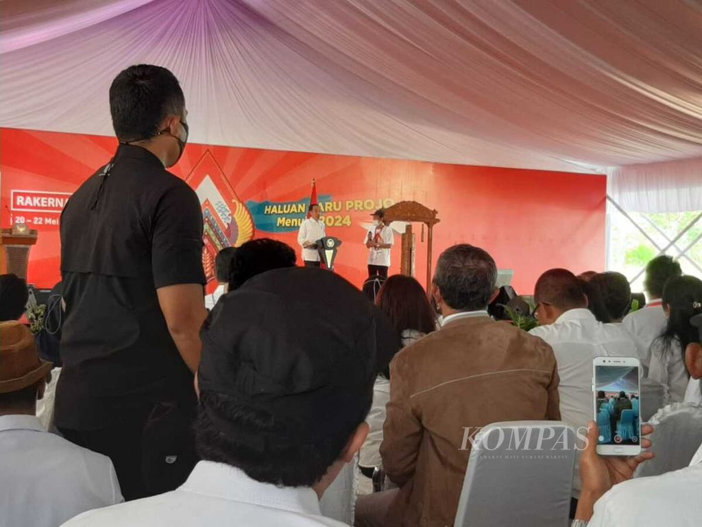 Presiden Joko Widodo pada pembukaan Rapat Kerja Nasional (Rakernas) V Projo di Balai Ekonomi Desa (Balkondes) Ngargogondo, Magelang, Provinsi Jawa Tengah, Sabtu (21/5/2022).