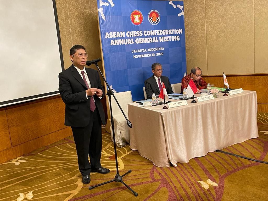 Presiden Federasi Catur Internasional (FIDE) Zona 3.3 Asia Utut Adianto memberikan sambutan dalam pertemuan tahunan Konfederasi Catur ASEAN (ACC) di Jakarta, Sabtu (19/11/2022). Dalam pertemuan tersebut telah terbentuk kepengurusan ACC yang baru.