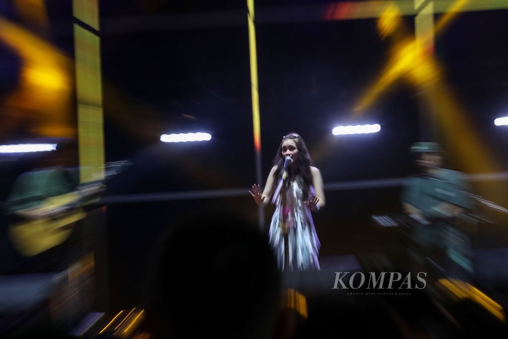 Penanyi Soegi Bornean tampil di hari pertama acara Pestapora 2023 di Gambir Expo Kemayoran, Jakarta, Jumat (22/9/2023). 