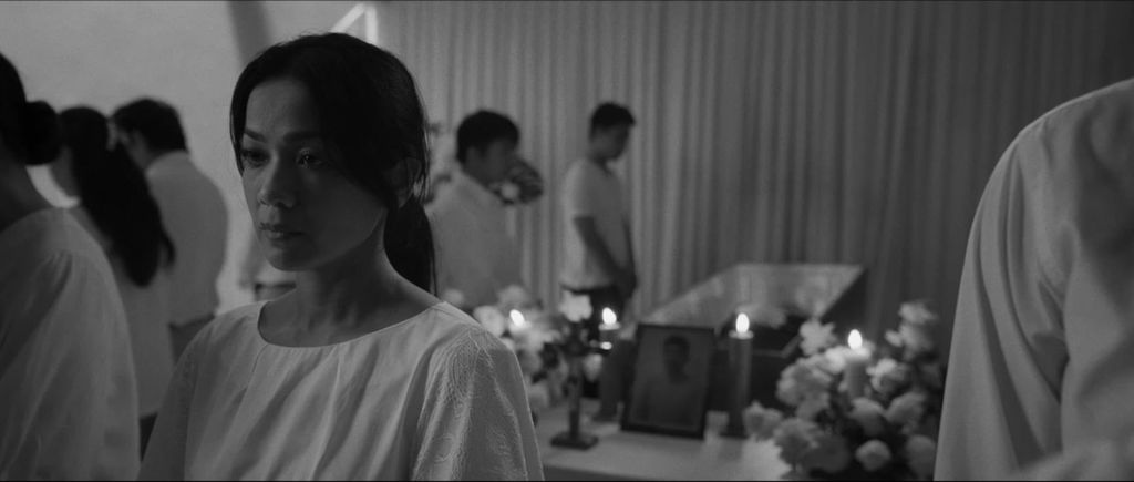 Adegan Hanna (Nirina Zubir) di film <i>Jatuh Cinta Seperti di Film-film</i>.