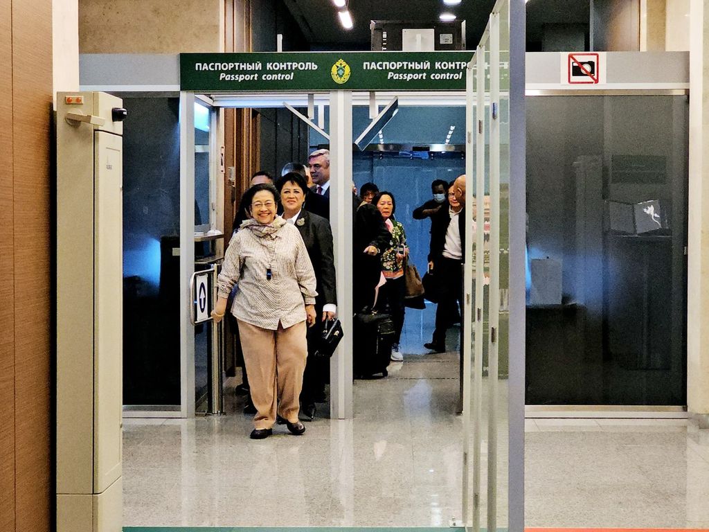 Presiden ke-5 RI Megawati Soekarnoputri tiba di Saint Petersburg, Rusia, Sabtu (14/9/2024).