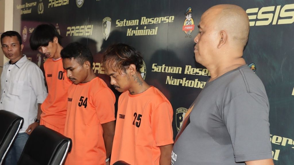 Rilis penangkapan pelaku pemerkosaan anak penyandang disabilitas oleh Polres Jakarta Barat, Kebon Jeruk, Jakarta Barat, Senin (8/5/2023).