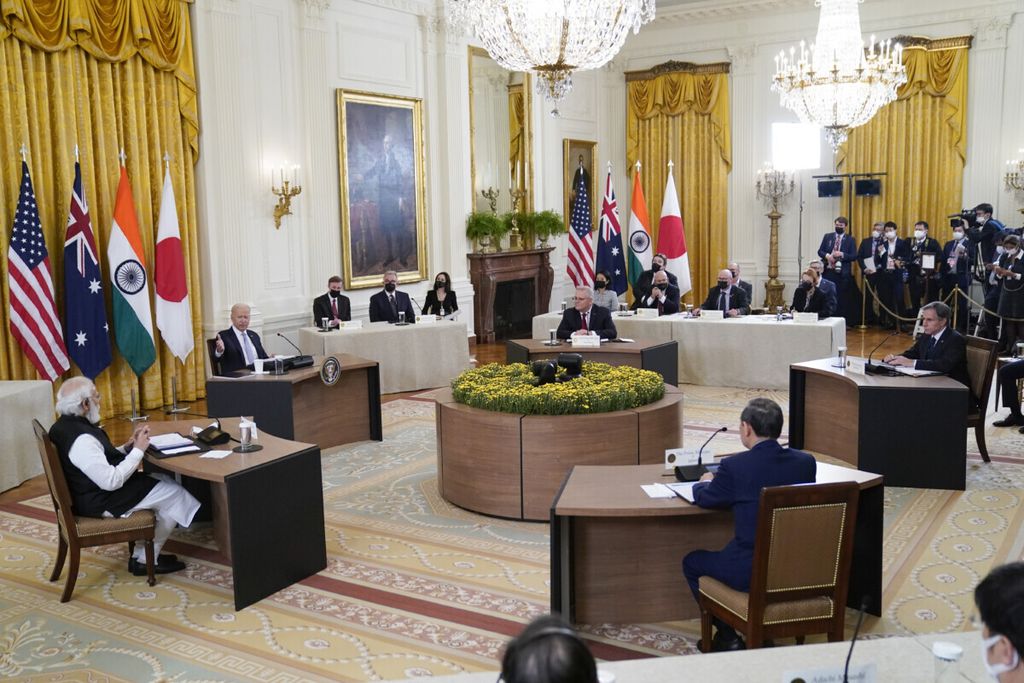 Presiden AS Joe Biden, PM India Narendra Modi, PM Jepang Yoshihide Suga, dan PM Australia Scott Morrison bertemu di Gedung Putih untuk membahas kerja sama negara-negara QUAD, Jumat (24/9). QUAD kembali menekankan komitmennya terhadap kawasan Indo Pasifik yang bebas dan terbuka. 