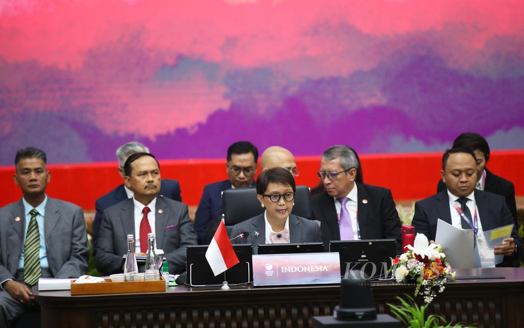 Menteri Luar Negeri Retno P Marsudi memimpin Pertemuan Menteri Luar Negeri ASEAN di Jakarta, Senin (4/9/2023). Pada pertemuan AMM tersebut tidak ada perwakilan dari Myanmar. 