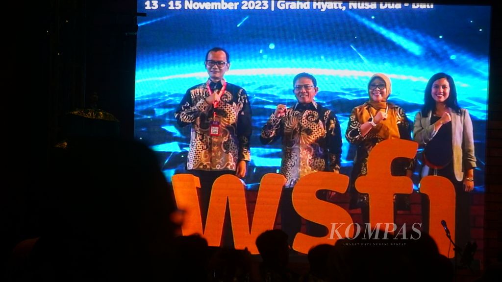 Acara pembukaan Forum Ilmiah Dunia Indonesia (World Scientific Forum of Indonesia/WSFI) di Nusa Dua, Bali, Senin (13/11/2023).