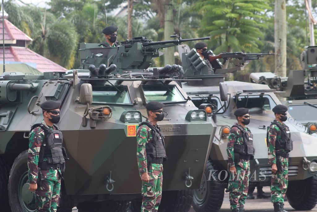 A number of defense equipment were displayed at the Joint Call for the Sriwijaya Military Command II at Fort Kuto Besak (BKB) Field, on Monday (31/1/2022).