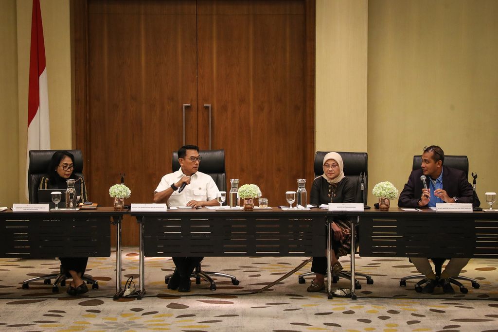 Minister of Women's Empowerment and Child Protection I Gusti Ayu Bintang Darmawati, Presidential Chief of Staff Moeldoko, Minister of Manpower Ida Fauziyah, and Deputy Minister of Law and Human Rights Edward Omar Sharif Hiariej (from left to right) gave a press statement after a meeting regarding the Draft Bill on the Protection of Domestic Workers (RUU PPRT) at the Pullman Hotel in Jakarta on Monday (15/5/2023). The government has completed discussions on the inventory of issues related to the RUU PPRT, which will be further discussed by the Legislative Body of the House of Representatives. The government aims to pass the RUU PPRT into law this year.
