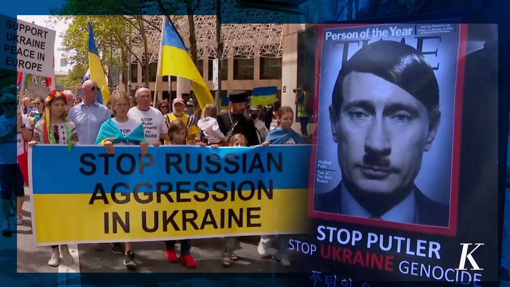 Warga turun ke jalan memprotes invasi Rusia ke Ukraina.