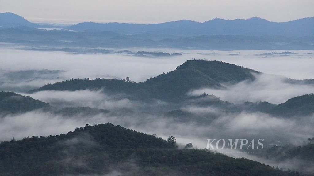 Destinasi wisata Bukit Jamur di Kabupaten Bengkayang, Kalimantan Barat.