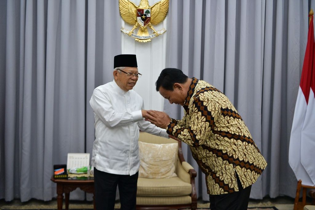 Wakil Presiden Ma'ruf Amin menerima silaturahmi Menteri Pertahanan Prabowo Subianto, yang datang ke Kediaman Resmi Wapres di Jalan Diponegoro Nomor 2, Jakarta, pada Selasa (25/4/2023) sore.