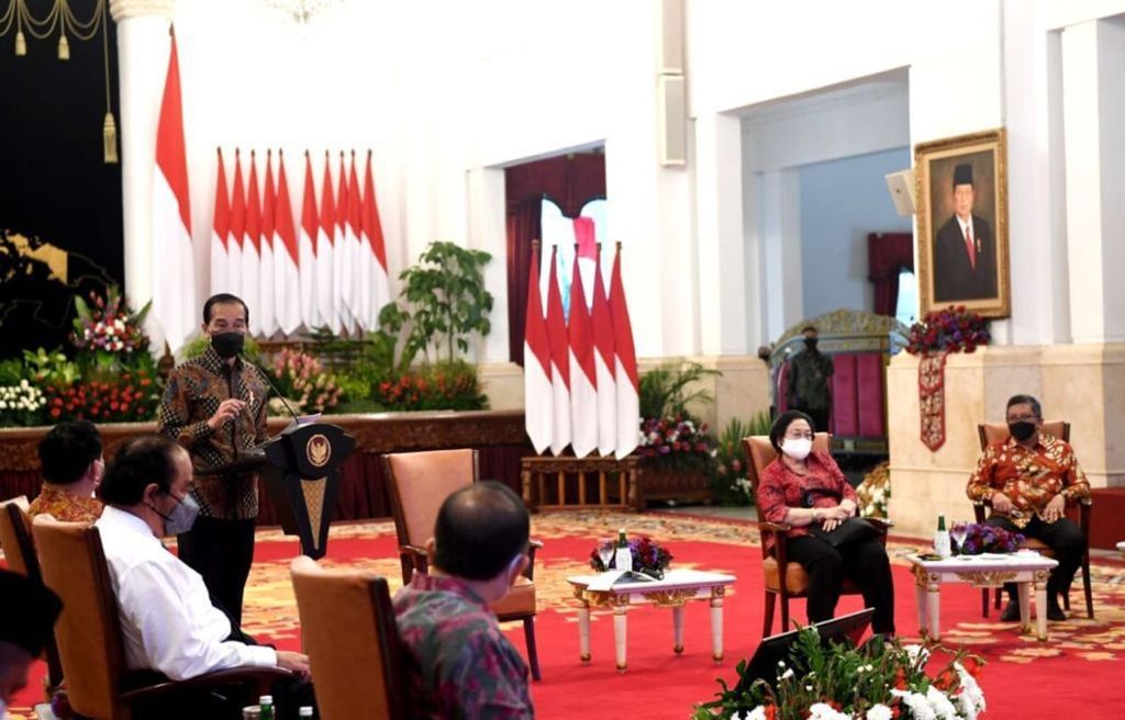 Presiden Joko Widodo saat bertemu dengan pimpinan partai politik koalisi di Istana Negara, Jakarta, 25 Agustus 2021.