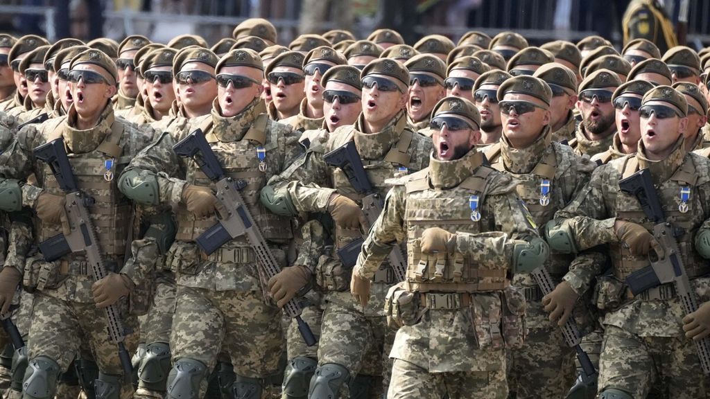 Parade militer untuk merayakan kemerdekaan Ukraina pertama kali diadakan pada tahun 1994 atau tiga tahun setelah Ukraina merdeka (24/8/1994).