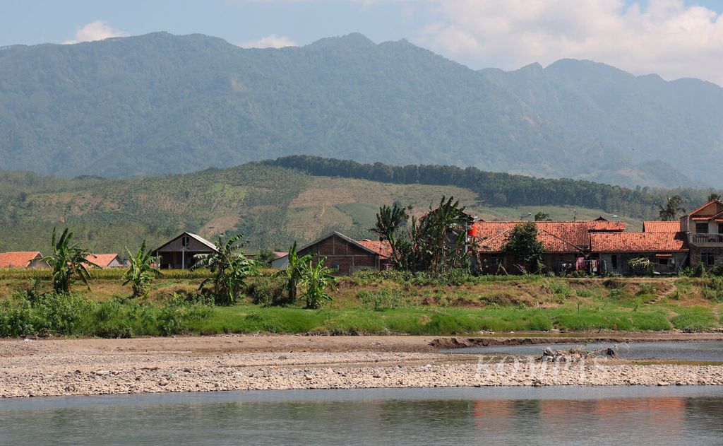 Desa Kabandungan dan Sungai Pemali