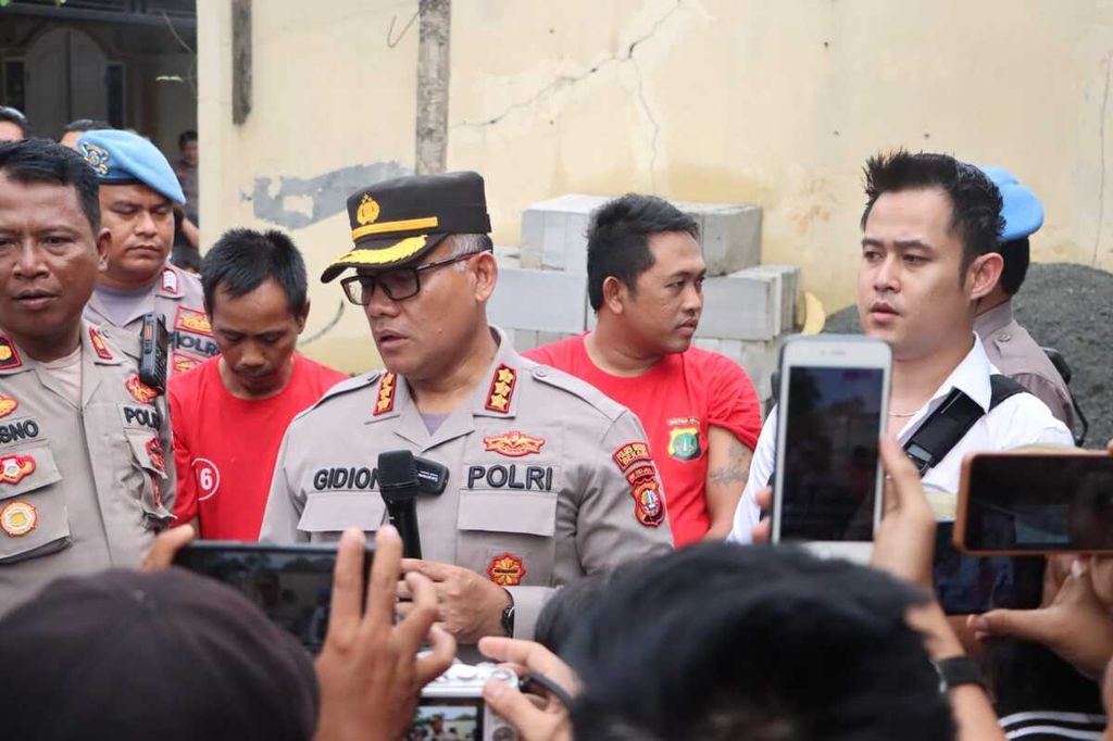 Kepala Kepolisian Resor Metro Bekasi Komisaris Besar Gidion Arif Setyawan saat gelar perkara, Selasa (8/11/2022), di Bekasi.