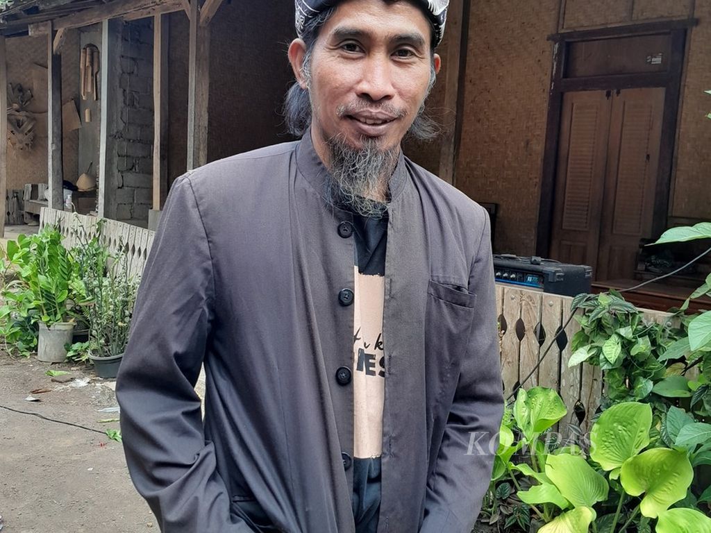  Widie Nurmahmudy (44), pendiri sekolah adat Kampoeng Batara, Banyuwangi, sekaligus pemberdaya masyarakat sekitar.