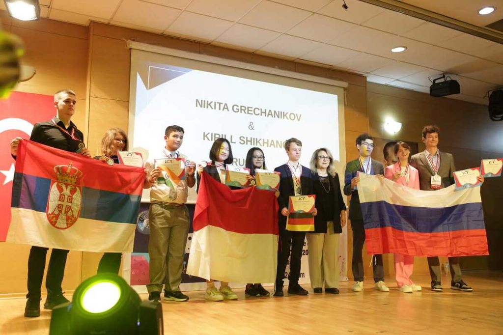 Indonesian students have shown their abilities in international research competitions. At the end of last April, three young Indonesian researchers who competed in The 30 International Conference of Young Scientists (ICYS 2024) in Izmir, Turkey, successfully won two silver medals, one bronze medal, and two awards for the best scientific posters.