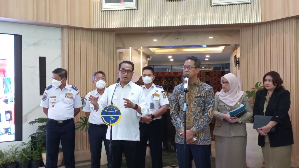  Menteri Perhubungan Budi Karya Sumadi melakukan pertemuan dengan Penjabat Gubernur DKI Jakarta Heru Budi Hartono, Senin (24/10/2022) di Kementerian Perhubungan. Pertemuan itu untuk membahas masalah pembangunan dan integrasi angkutan umum di DKI Jakarta.