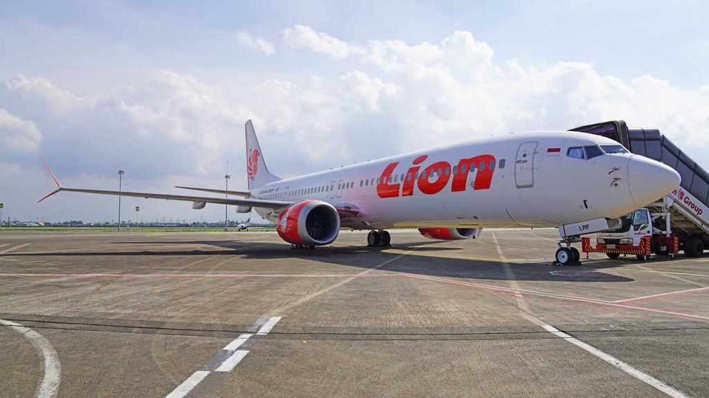 Pesawat Lion Air bertipe Boeing 737 Max 9 dapat kembali mengudara, setelah Kementerian Perhubungan mencabut larangan terbang sementara di Jakarta, Kamis (11/1/2024). 