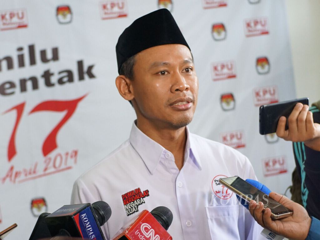 Anggota KPU, Pramono Ubaid Tanthowi, di Kantor KPU, Jakarta, Rabu (30/1/2019).