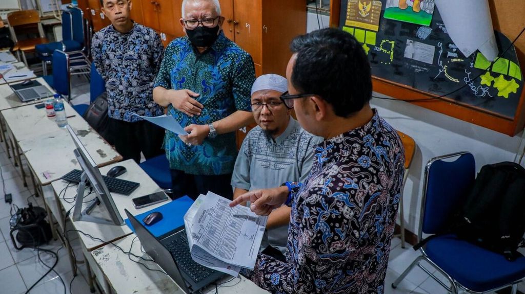 Pemerintah Kota Bogor membentuk tim khusus verifikasi pendaftaran peserta didik baru 2023 untuk menindaklanjuti laporan warga dan temuan di lapangan terkait indikasi kecurangan atau pendaftaran tidak sesuai aturan. 