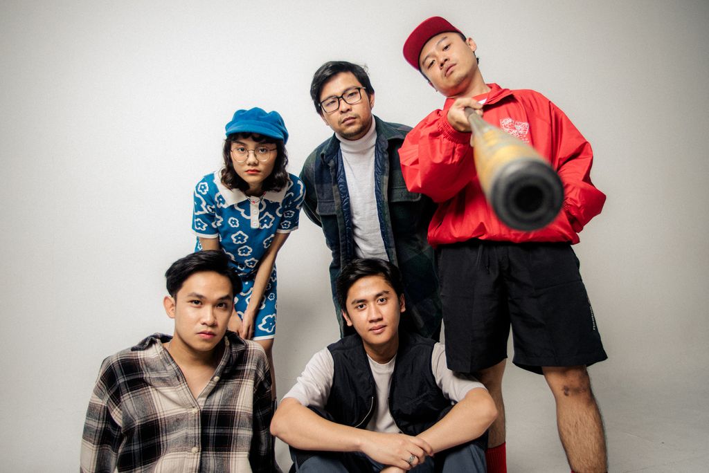 Band Sunwich terbentuk di Jakarta pada 2019. Mereka melepas album penuh perdana berjudul <i>Apophenia</i> pada Jumat (23/2/2024). 