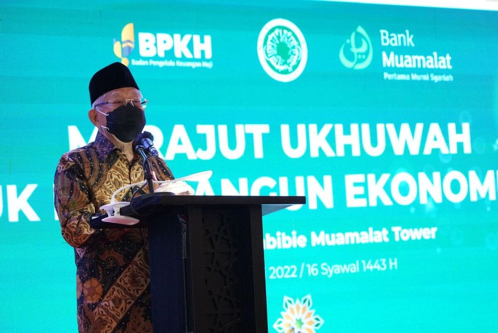 Wakil Presiden Maruf Amin menghadiri silaturahmi dan halalbihalal MUI di Muamalat Tower, Jakarta, Selasa (17/5/2022).