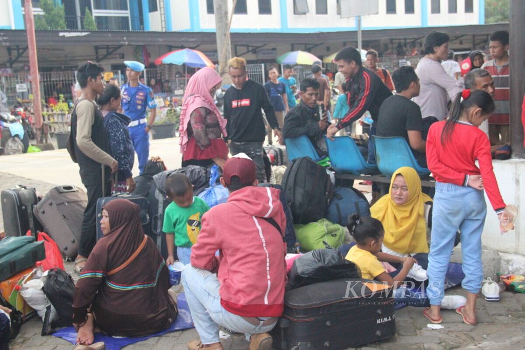 Kondisi arus mudik di Pelabuhan Dwikora, Pontianak, Kalimantan Barat, Jumat (31/5/2019).