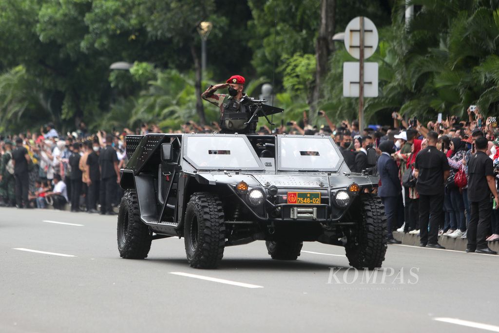 Defile of the main weapons system equipment (defense equipment) of the TNI on Jalan Medan Merdeka Utara, Jakarta, on Wednesday (5/10/2022).