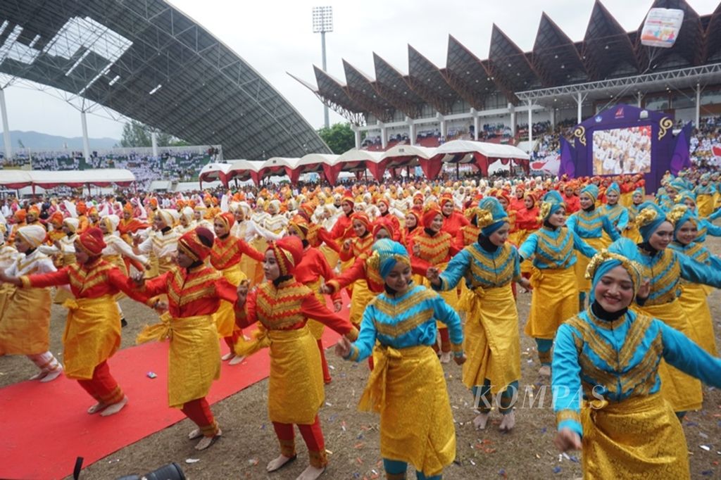 Pembukaan Olimpiade Olahraga Siswa Nasional ( O2SN) 2019 tingkat SMA/SMK di Banda Aceh, Senin (26/8/2019).