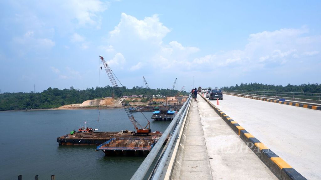 Kondisi bentang pendek Jembatan Pulau Balang di atas Teluk Balikpapan, Kalimantan Timur sebagaimana tampak pada Minggu (29/10/2023).