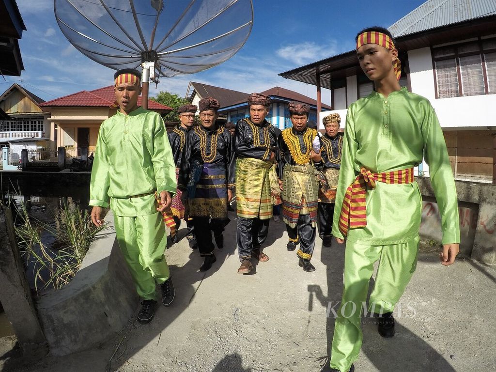 Ritual adat kenduri sko Desa Tanjung Tanah, Kecamatan Danau Kerinci, Kabupaten Kerinci, Jumat (13/5/2022). 