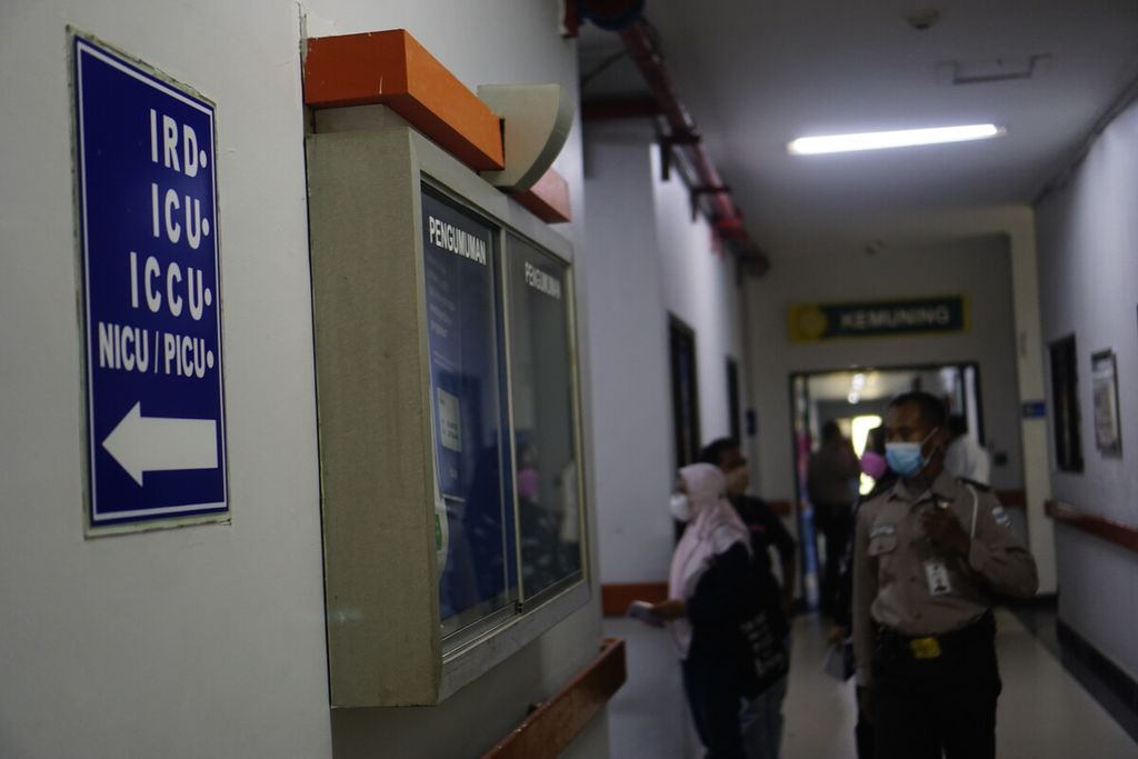 Suasana lorong di sekitar ruang ICU RSUD dr Kanujoso Djatiwibowo Balikpapan, Kalimantan Timur, Sabtu (22/1/2022). Terdapat sembilan korban patah tulang akibat kecelakaan maut di Simpang Rapak yang dirawat di rumah sakit itu.