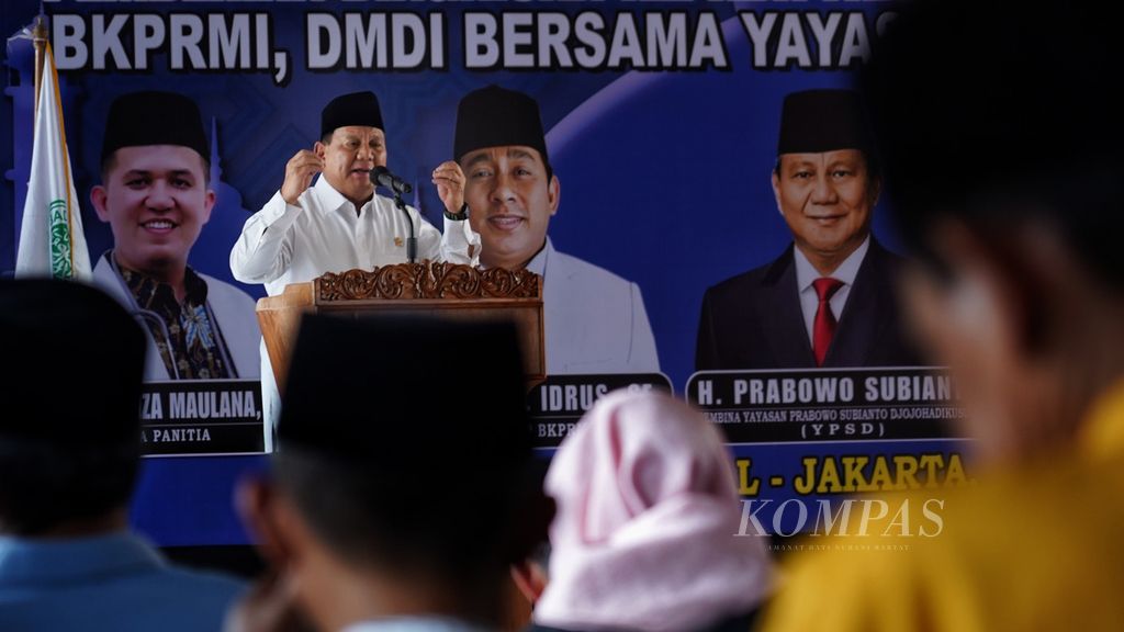 Menteri Pertahanan Prabowo Subianto ketika menyampaikan pidatonya di acara Silaturahmi dan Tausiah Kebangsaan di Masjid Istiqlal, Jakarta (18/5/2023). Acara ini digelar Badan Komunikasi Pemuda Remaja Masjid Indonesia.