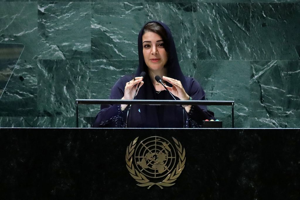 Menteri Kerja Sama Internasional Uni Emirat Arab Reem Ebrahim Al-Hashimi berpidato pada sidang ke-78 Majelis Umum Perserikatan Bangsa-Bangsa, di New York City, 23 September 2023. 