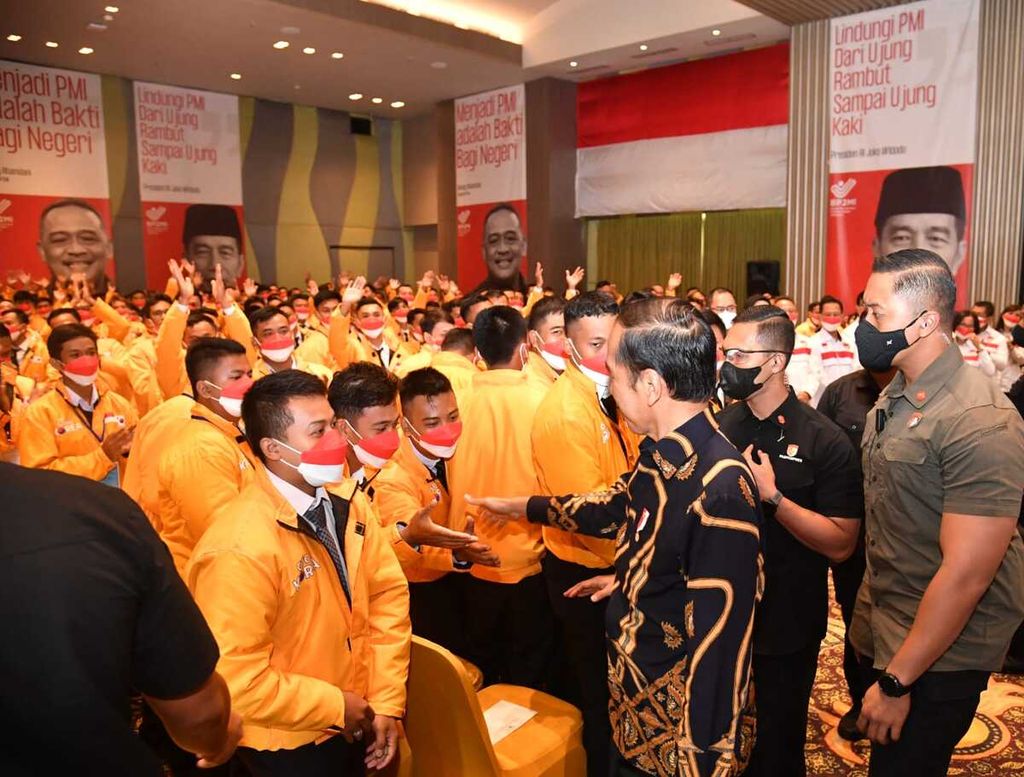 Presiden Joko Widodo melepas keberangkatan para pekerja migran Indonesia dalam skema <i>G to G</i>, Senin (17/10/2022), di Jakarta. Dalam acara tersebut, beberapa pekerja sempat berdialog singkat dengan Presiden.