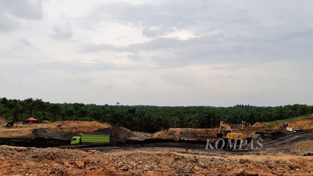 Tambang batu bara di Koto Boyo, Kecamatan Batin XXIV, Batanghari, Jambi, Senin (18/10/2021).