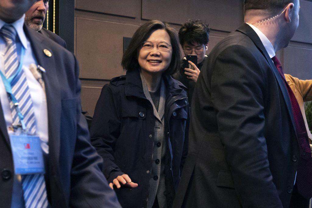 Presiden Taiwan Tsai Ing-wen saat tiba di hotel tempatnya menginap di New York City, Rabu (29/3/2023).