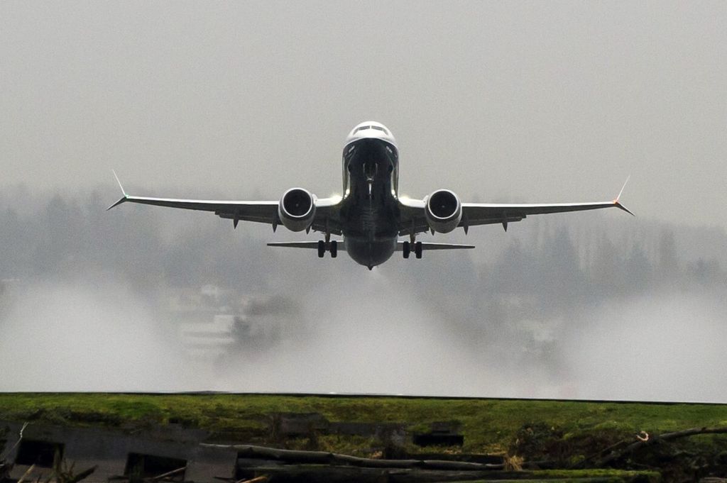 Pesawat Boeing 737 MAX 8 menjalani uji terbang perdana di Renton, Negara Bagian Washington, Amerika Serikat, 29 Januari 2016.